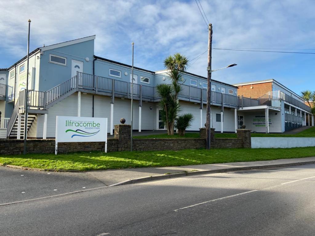 Ilfracombe Apartments מראה חיצוני תמונה